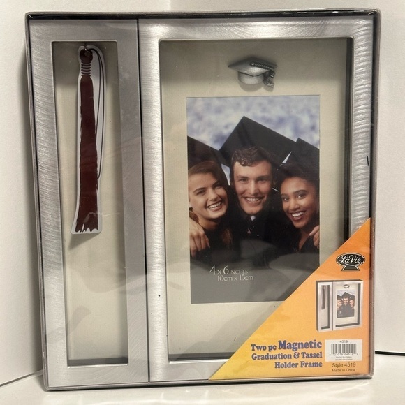 Two Piece Magnetic Graduation and Tassel Holder Frame - Picture 1 of 3